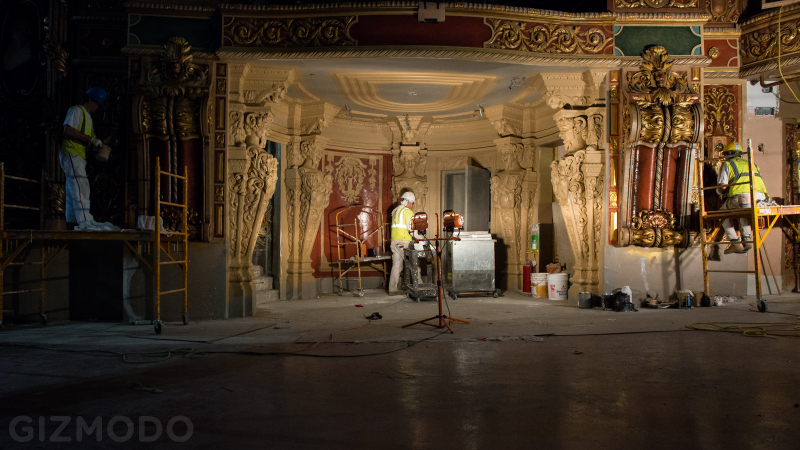 Illustration for article titled The Extraordinary Restoration of a 1920s Temple of Cinema